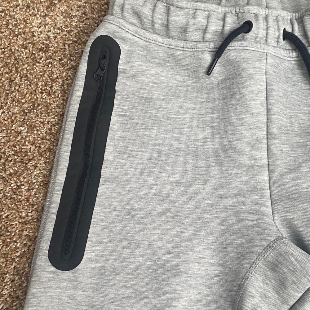 Nike Kids Gray Sweatpants & Joggers Set - Picture 2 of 8